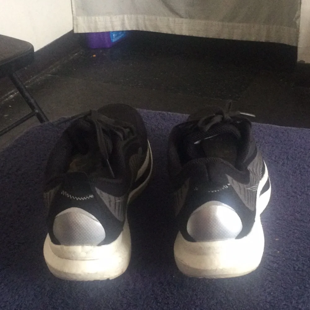Saucony sleek black